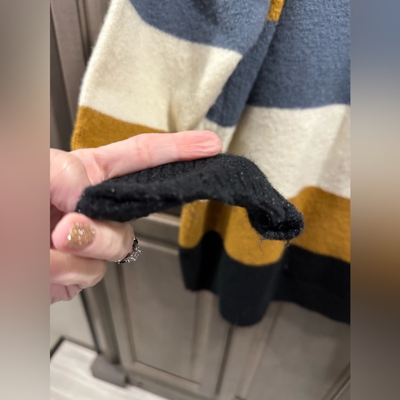 Sweater by Wishlist Color block Sweater size M/L, good used condition. - Picture 5 of 6